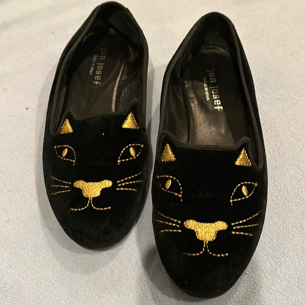 Black velvet flats made in  Spain
